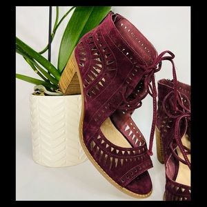 Vince Camuto Laser Cut ‘Tarita’ Lace Up Sandal • Merlot • Sz 7.5